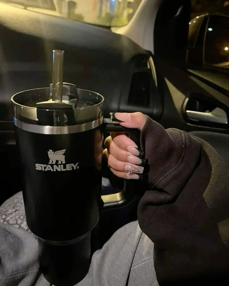 Insulated stainless steel tumbler